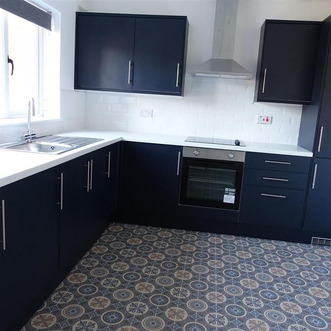 3 bedroom semi-detached house to rent - Photo 1