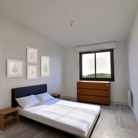 T3 - AVENUE DE VILLARS TERRASSE GARAGE ET CAVE - Photo 1