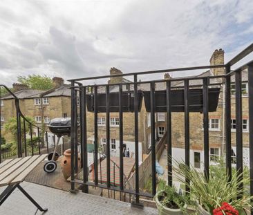 4 bedroom flat to rent - Photo 2
