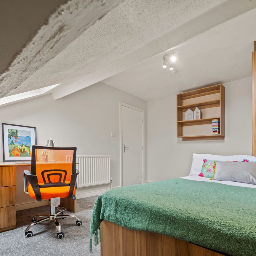 3 VICTORIA ROAD Leeds - LS6 1AS - Photo 1