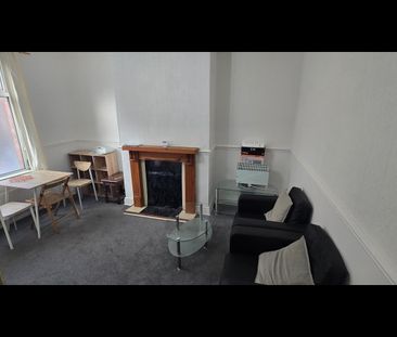 1 Bed Terraced House, Aviary Mount, LS12 - Photo 2