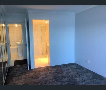 11E/150 The Esplanade, Surfers Paradise, Qld 4217 - Photo 5