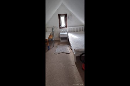 2 Bed Flat, St Pauls Avenue, NW2 - Photo 2