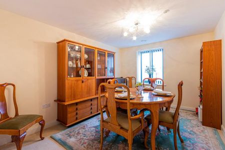 2 bedroom retirement property to rent - Photo 4