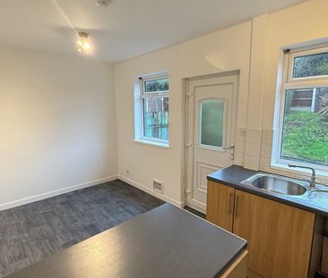 Heatons Bank, Rotherham, Rawmarsh - Photo 5