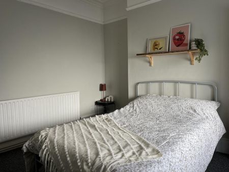 6 bedroom terraced house to rent - Photo 5