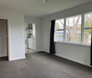 Convenient Edgeware Living – 2 bedroom unit - Photo 6
