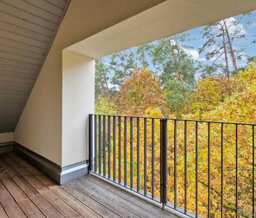 Tolle Dachgeschosswohnung mit Loggia und Einbauküche - Photo 1