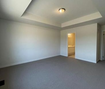 For Lease - 47 Kenneth Rogers Crescent, East Gwillimbury, Ontario - Photo 6