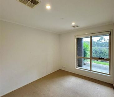 12 Unwin Avenue, Jerrabomberra - Photo 3