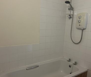 3 bedroom apartment to rent - Photo 6