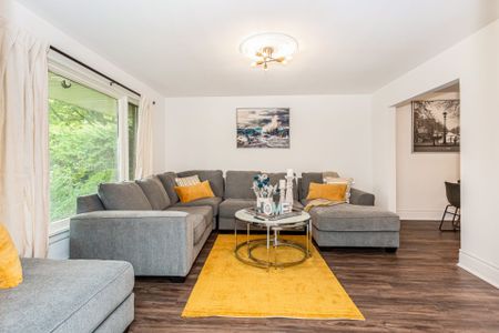 For Lease - 411 Maplehurst Avenue, Oakville, Ontario - Photo 3