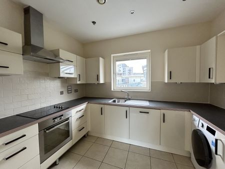 Sheffield Court, 22 Kingscote Way - Photo 3
