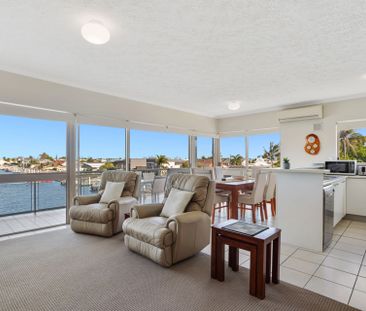 Waterfront Mooloolaba Penthouse - Photo 3