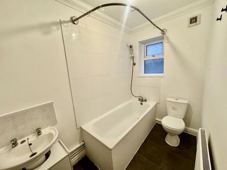 Alhambra Road, Southsea - Photo 5