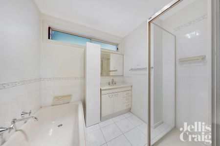 2/10 Denver Street, Bentleigh East - Photo 2