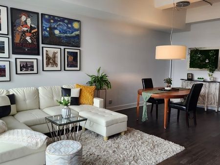 Two bedroom condo with Parking Toronto - Photo 3