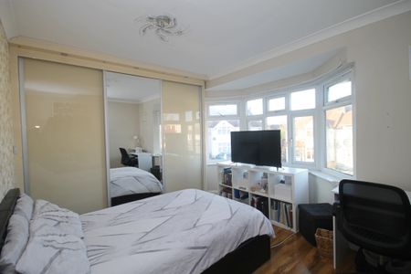 Owen Close, Northolt - Photo 5