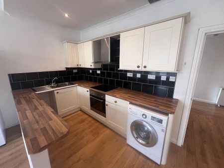 2 bedroom flat to rent - Photo 5