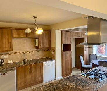 3 bedroom house to rent Kestrel Rise, Wolverhampton, WV6 - Photo 4