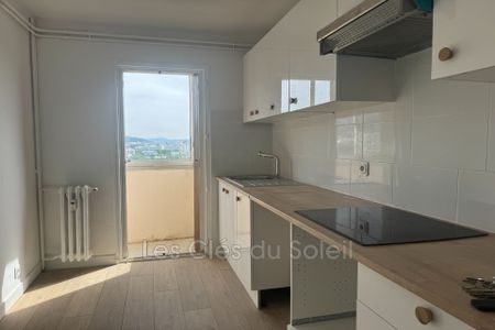 Location Appartement 4 pièces 63m² TOULON 83000 - Photo 3