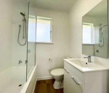 Bright and Fresh - Photo 5