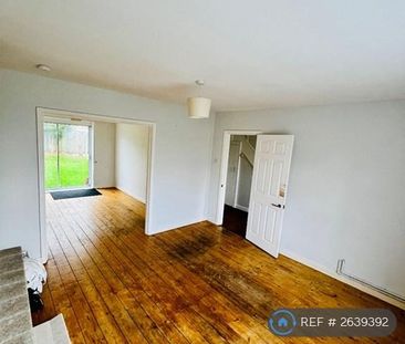 3 bedroom semi-detached house to rent - Photo 5