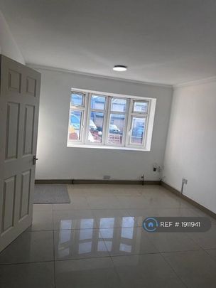 5 bedroom semi-detached house to rent - Photo 1