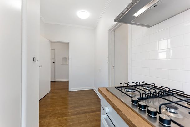 Charming large Art Deco Apartment - Photo 1