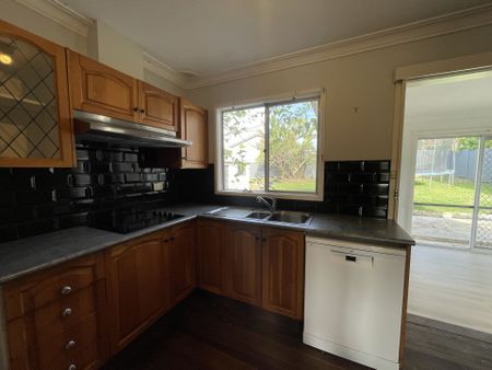 3 Bedroom Home - West Kempsey - Photo 5