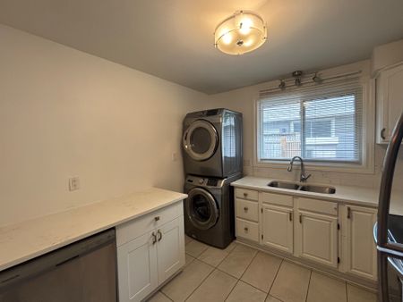 For Lease - 3857 Panama Court Unit# Upper unit, Niagara Falls, Ontario - Photo 4