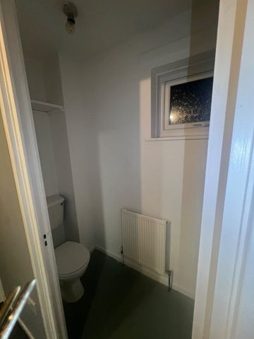 2 Bed Terraced House, Dixon Avenue, M7 - Photo 5