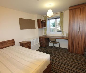 5 bedroom flat to rent - Photo 2