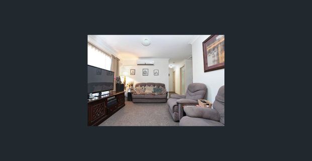 4 BEDROOM FAMILY HOME IN TARNEIT - Photo 1