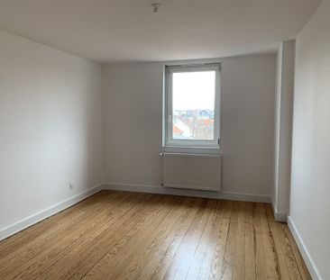Location Appartement 4 pièces 93m² SARREGUEMINES 57200 - Photo 4