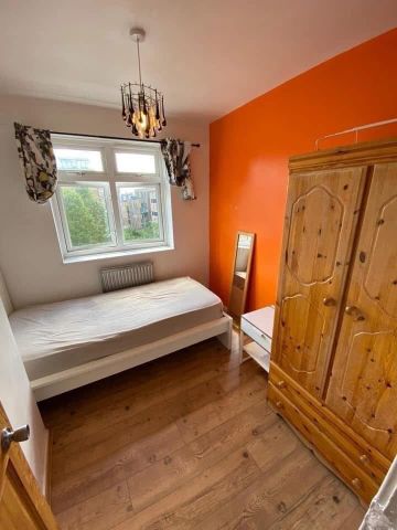 Room in a Shared House, Ellsworth Street, E2 - Photo 2