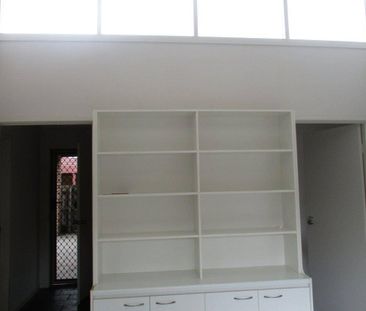 SPACIOUS FAMILY HOME IN A CONVENIENT LOCATION - Photo 6