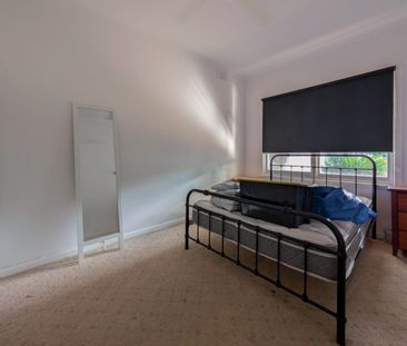 Popular Pritchard Street - Photo 3