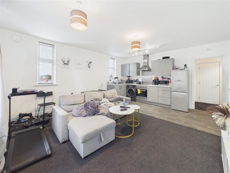 2 bedroom Apartment to rent - Photo 3