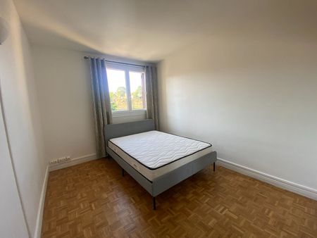 Appartement Corbeil Essonnes 5 pièce(s) 89.49 m2 - Photo 3