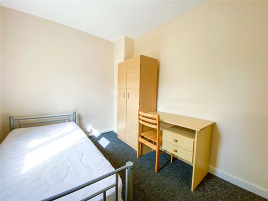 5 bedroom semi-detached house to rent - Photo 1