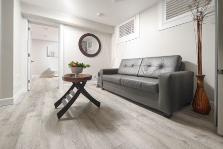 For Lease - 37 Bentworth Avenue Unit# Lower, Toronto, Ontario - Photo 4