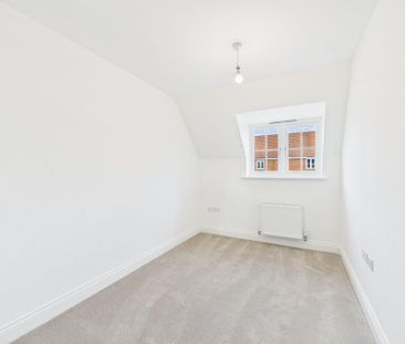 2 bedroom coach house to rent - Photo 3