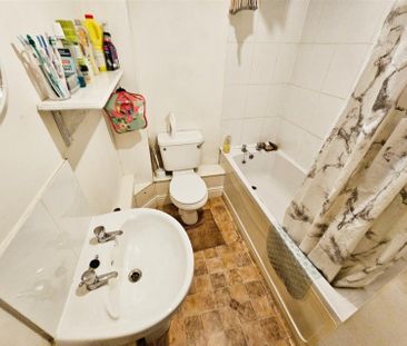 2 Bedroom Flat to Rent in Havelock Street, Kettering, Northants, NN16 - Photo 5