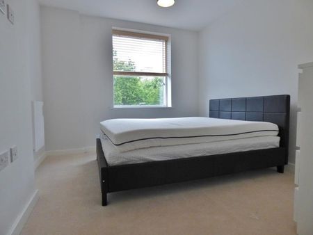2 bedroom flat to rent - Photo 3