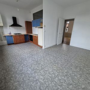 Location Appartement 2 pièces 45m² CAMBRAI 59400 - Photo 2