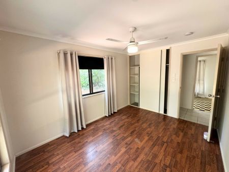 Coastal Comfort and Tranquillity at Moore Park Beach - Photo 4