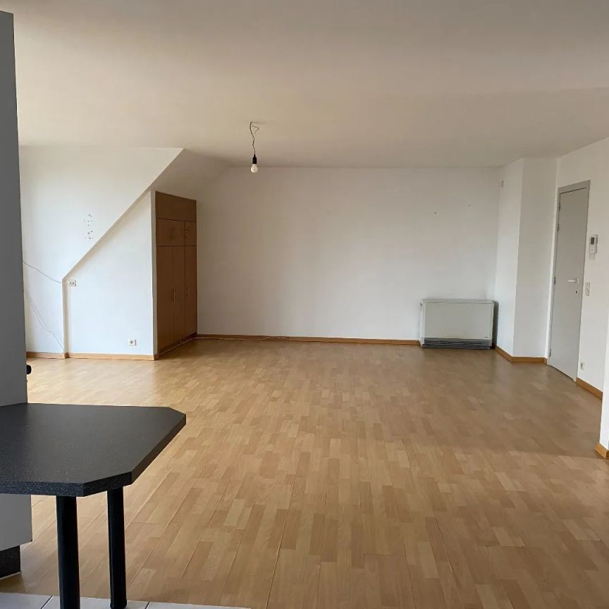 Zeer ruim en lichtrijk duplexappartement op de tweede en derde verdieping - Photo 1