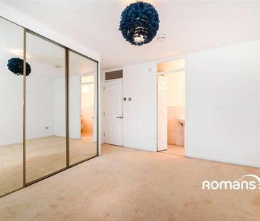 Woodford Green, Bracknell, Berkshire, RG12 - Photo 4