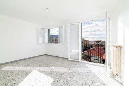 Location Appartement 3 pièces 56m² NICE 06300 - Photo 2